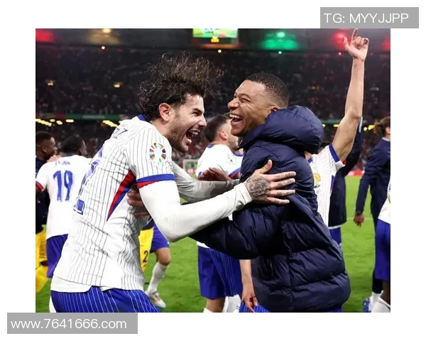 足球巨星挥别绿茵场的感人瞬间与难忘回忆回顾 足球巨星挥别绿茵场的感人瞬间与难忘回忆回顾