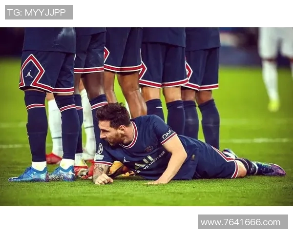 足球明星的传奇人生与奋斗历程揭秘全景式回顾他们的荣耀与挑战 足球明星的传奇人生与奋斗历程揭秘全景式回顾他们的荣耀与挑战